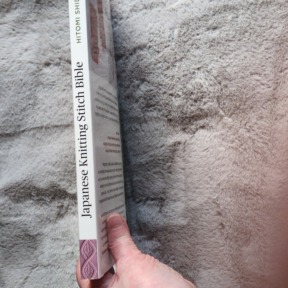 Japanese Knitting Stitch Bible Book by Hitomi Shida - Picture 3 of 12